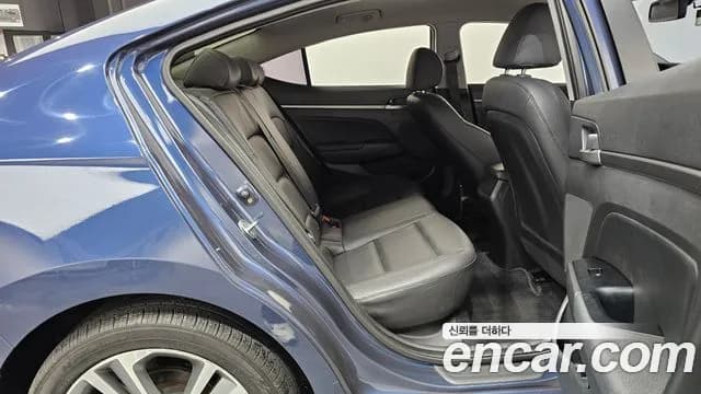 2018 Hyundai Avante AD 1.6 GDI Value Plus Sold VIN KMHD641DBJU633337 – rear exterior 2018 Hyundai Avante AD 1.6 GDI Value Plus Sold VIN KMHD641DBJU633337 – rear exterior