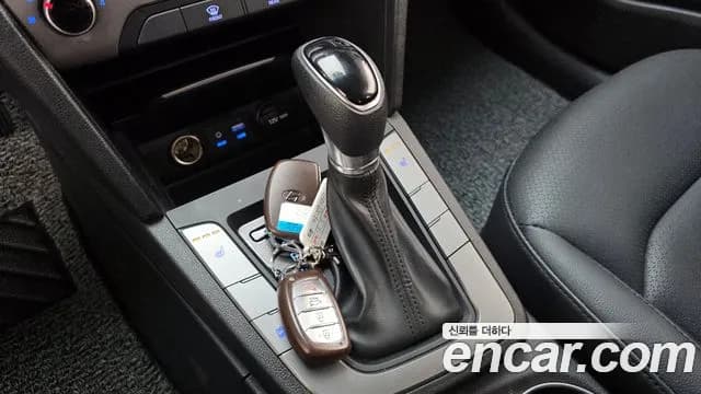2018 Hyundai Avante AD 1.6 GDI Value Plus Sold VIN KMHD641DBJU640611 – front exterior 2018 Hyundai Avante AD 1.6 GDI Value Plus Sold VIN KMHD641DBJU640611 – front exterior