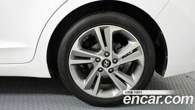 2018 Hyundai Avante AD 1.6 GDI Value Plus Sold VIN KMHD641DBJU640611 – undercarriage 2018 Hyundai Avante AD 1.6 GDI Value Plus Sold VIN KMHD641DBJU640611 – undercarriage
