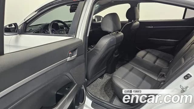 2018 Hyundai Avante AD 1.6 GDI Value Plus Sold VIN KMHD641DBJU655215 – rear exterior 2018 Hyundai Avante AD 1.6 GDI Value Plus Sold VIN KMHD641DBJU655215 – rear exterior