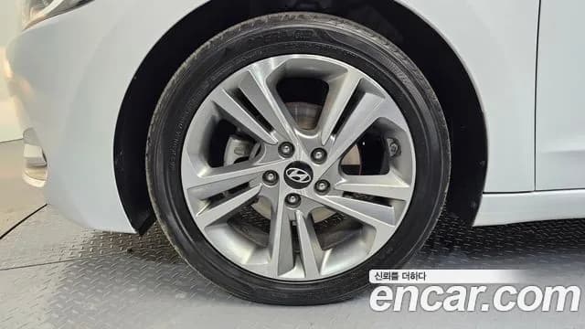 2018 Hyundai Avante AD 1.6 GDI Value Plus Sold VIN KMHD641DBJU655215 – photo 11 2018 Hyundai Avante AD 1.6 GDI Value Plus Sold VIN KMHD641DBJU655215 – photo 11