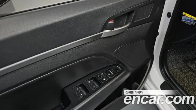 2018 Hyundai Avante AD 1.6 GDI Value Plus Sold VIN KMHD641DBJU655215 – photo 12 2018 Hyundai Avante AD 1.6 GDI Value Plus Sold VIN KMHD641DBJU655215 – photo 12