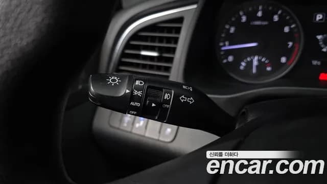 2018 Hyundai Avante AD 1.6 GDI Value Plus Sold VIN KMHD641DBJU673868 – exterior detail 2018 Hyundai Avante AD 1.6 GDI Value Plus Sold VIN KMHD641DBJU673868 – exterior detail