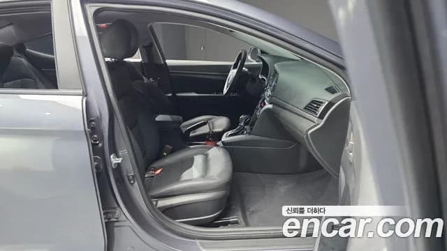 2018 Hyundai Avante AD 1.6 GDI Value Plus Sold VIN KMHD641DBJU673868 – undercarriage 2018 Hyundai Avante AD 1.6 GDI Value Plus Sold VIN KMHD641DBJU673868 – undercarriage