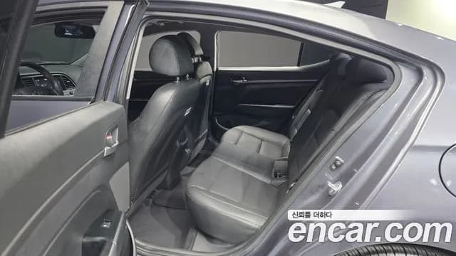 2018 Hyundai Avante AD 1.6 GDI Value Plus Sold VIN KMHD641DBJU673868 – trunk area 2018 Hyundai Avante AD 1.6 GDI Value Plus Sold VIN KMHD641DBJU673868 – trunk area