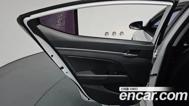 2018 Hyundai Avante AD 1.6 GDI Value Plus Sold VIN KMHD641DBJU695910 – photo 11 2018 Hyundai Avante AD 1.6 GDI Value Plus Sold VIN KMHD641DBJU695910 – photo 11