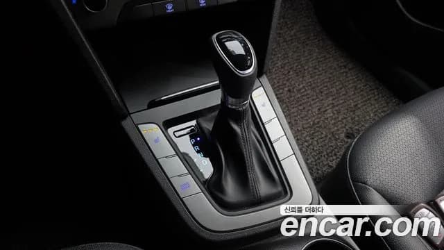 2018 Hyundai Avante AD 1.6 GDI Value Plus Sold VIN KMHD641DBJU702018 – exterior detail 2018 Hyundai Avante AD 1.6 GDI Value Plus Sold VIN KMHD641DBJU702018 – exterior detail