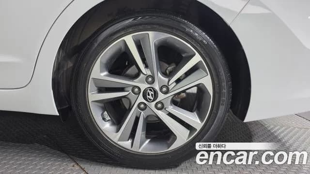 2018 Hyundai Avante AD 1.6 GDI Value Plus Sold VIN KMHD641DBJU708881 – interior seats 2018 Hyundai Avante AD 1.6 GDI Value Plus Sold VIN KMHD641DBJU708881 – interior seats
