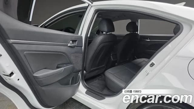 2018 Hyundai Avante AD 1.6 GDI Value Plus Sold VIN KMHD641DBJU708881 – photo 17 2018 Hyundai Avante AD 1.6 GDI Value Plus Sold VIN KMHD641DBJU708881 – photo 17