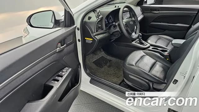 2018 Hyundai Avante AD 1.6 GDI Value Plus Sold VIN KMHD641DBJU745467 – interior seats 2018 Hyundai Avante AD 1.6 GDI Value Plus Sold VIN KMHD641DBJU745467 – interior seats