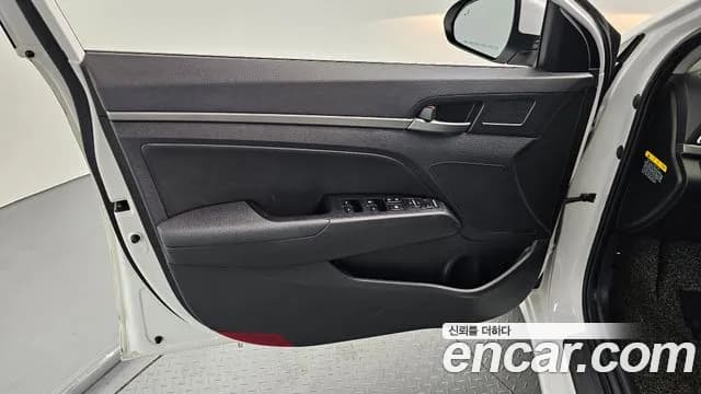 2018 Hyundai Avante AD 1.6 GDI Value Plus Sold VIN KMHD641DBJU745467 – photo 18 2018 Hyundai Avante AD 1.6 GDI Value Plus Sold VIN KMHD641DBJU745467 – photo 18