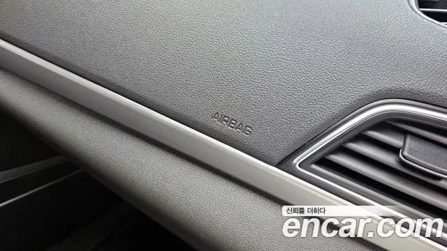 2018 Hyundai Avante AD 1.6 GDI Value Plus Sold VIN KMHD641DBJU746006 – trunk area 2018 Hyundai Avante AD 1.6 GDI Value Plus Sold VIN KMHD641DBJU746006 – trunk area