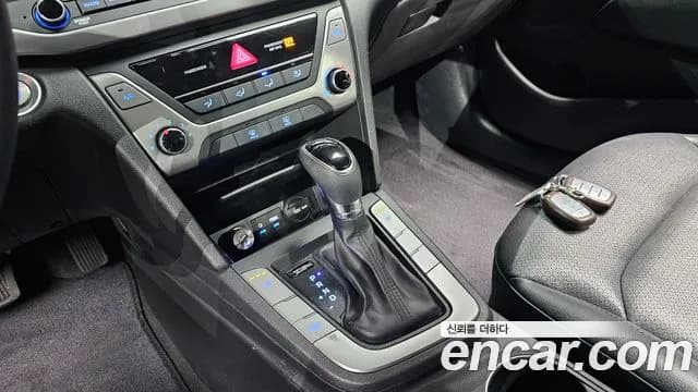 2018 Hyundai Avante AD 1.6 GDI Value Plus Sold VIN KMHD641DBJU752078 – interior seats 2018 Hyundai Avante AD 1.6 GDI Value Plus Sold VIN KMHD641DBJU752078 – interior seats