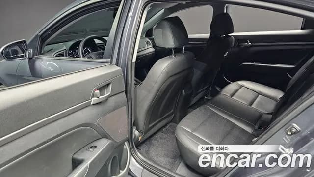 2018 Hyundai Avante AD 1.6 GDI Value Plus Sold VIN KMHD641DBJU752078 – photo 13 2018 Hyundai Avante AD 1.6 GDI Value Plus Sold VIN KMHD641DBJU752078 – photo 13