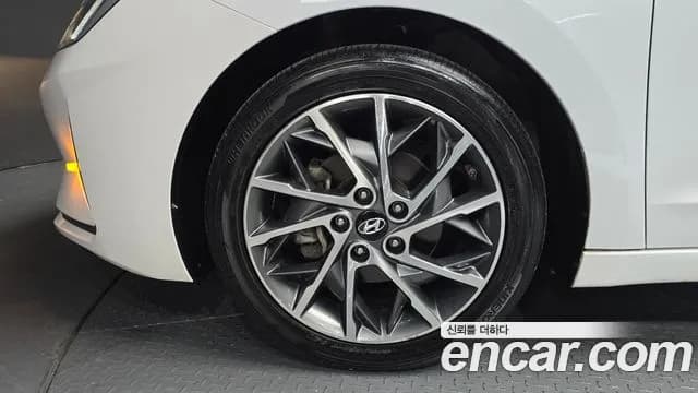 2019 Hyundai The New Avante AD 1.6 Sold VIN KMHD641EEKU777898 – photo 18 2019 Hyundai The New Avante AD 1.6 Sold VIN KMHD641EEKU777898 – photo 18