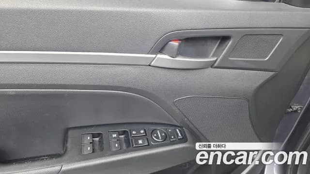 2019 Hyundai The New Avante AD 1.6 Sold VIN KMHD641EEKU786649 – trunk area 2019 Hyundai The New Avante AD 1.6 Sold VIN KMHD641EEKU786649 – trunk area