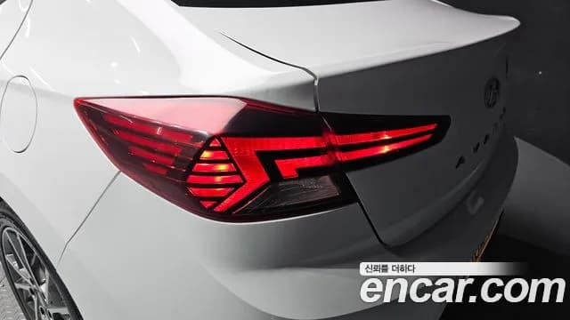 2019 Hyundai The New Avante AD 1.6 Sold VIN KMHD641EEKU790026 – trunk area 2019 Hyundai The New Avante AD 1.6 Sold VIN KMHD641EEKU790026 – trunk area