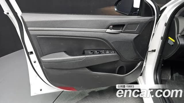 2019 Hyundai The New Avante AD 1.6 Sold VIN KMHD641EEKU790026 – photo 16 2019 Hyundai The New Avante AD 1.6 Sold VIN KMHD641EEKU790026 – photo 16