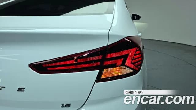 2019 Hyundai The New Avante AD 1.6 Sold VIN KMHD641EEKU807749 – front exterior 2019 Hyundai The New Avante AD 1.6 Sold VIN KMHD641EEKU807749 – front exterior
