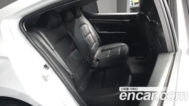 2019 Hyundai The New Avante AD 1.6 Sold VIN KMHD641EEKU816066 – exterior detail 2019 Hyundai The New Avante AD 1.6 Sold VIN KMHD641EEKU816066 – exterior detail