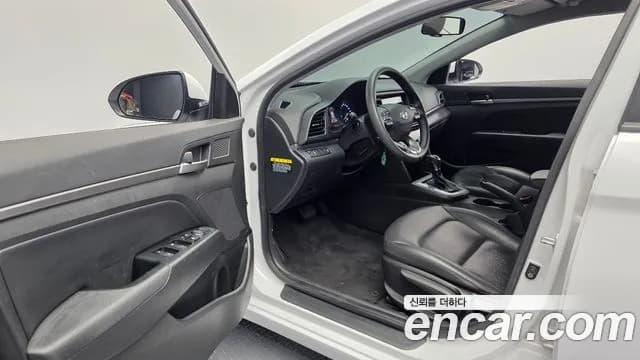 2019 Hyundai The New Avante AD 1.6 Sold VIN KMHD641EEKU829829 – trunk area 2019 Hyundai The New Avante AD 1.6 Sold VIN KMHD641EEKU829829 – trunk area