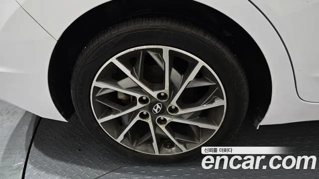 2019 Hyundai The New Avante AD 1.6 Sold VIN KMHD641EEKU834369 – photo 12 2019 Hyundai The New Avante AD 1.6 Sold VIN KMHD641EEKU834369 – photo 12