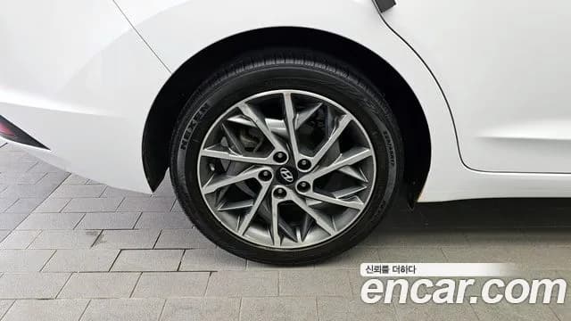 2019 Hyundai The New Avante AD 1.6 Sold VIN KMHD641EEKU838723 – side profile 2019 Hyundai The New Avante AD 1.6 Sold VIN KMHD641EEKU838723 – side profile