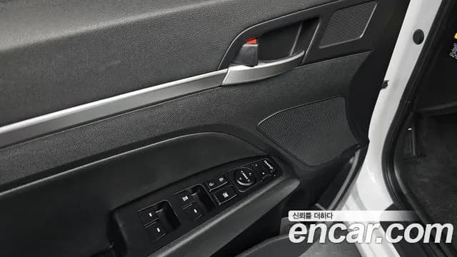 2019 Hyundai The New Avante AD 1.6 Sold VIN KMHD641EEKU838931 – photo 15 2019 Hyundai The New Avante AD 1.6 Sold VIN KMHD641EEKU838931 – photo 15