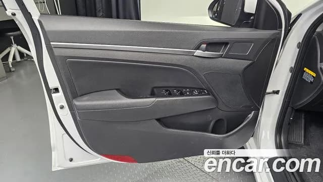 2019 Hyundai The New Avante AD 1.6 Sold VIN KMHD641EEKU838931 – photo 16 2019 Hyundai The New Avante AD 1.6 Sold VIN KMHD641EEKU838931 – photo 16