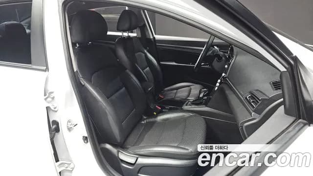 2019 Hyundai The New Avante AD 1.6 Sold VIN KMHD641EEKU866394 – interior seats 2019 Hyundai The New Avante AD 1.6 Sold VIN KMHD641EEKU866394 – interior seats