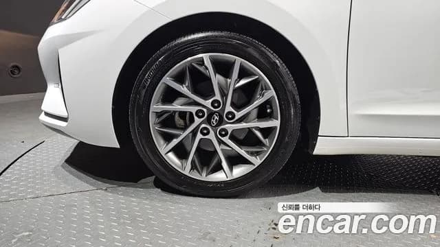 2019 Hyundai The New Avante AD 1.6 Sold VIN KMHD641EEKU866394 – photo 16 2019 Hyundai The New Avante AD 1.6 Sold VIN KMHD641EEKU866394 – photo 16