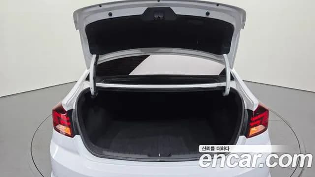 2019 Hyundai The New Avante AD 1.6 Sold VIN KMHD641EEKU869577 – photo 13 2019 Hyundai The New Avante AD 1.6 Sold VIN KMHD641EEKU869577 – photo 13