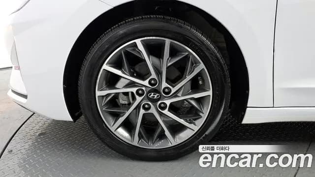 2019 Hyundai The New Avante AD 1.6 Sold VIN KMHD641EEKU890793 – exterior detail 2019 Hyundai The New Avante AD 1.6 Sold VIN KMHD641EEKU890793 – exterior detail