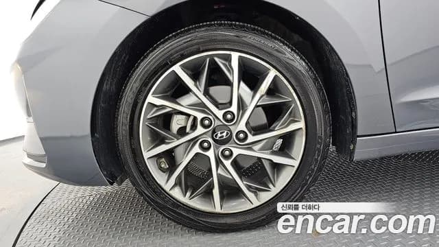 2020 Hyundai The New Avante AD 1.6 Sold VIN KMHD641EELU011795 – rear exterior 2020 Hyundai The New Avante AD 1.6 Sold VIN KMHD641EELU011795 – rear exterior
