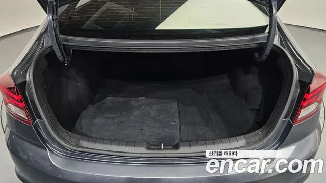 2020 Hyundai The New Avante AD 1.6 Sold VIN KMHD641EELU923467 – exterior detail 2020 Hyundai The New Avante AD 1.6 Sold VIN KMHD641EELU923467 – exterior detail
