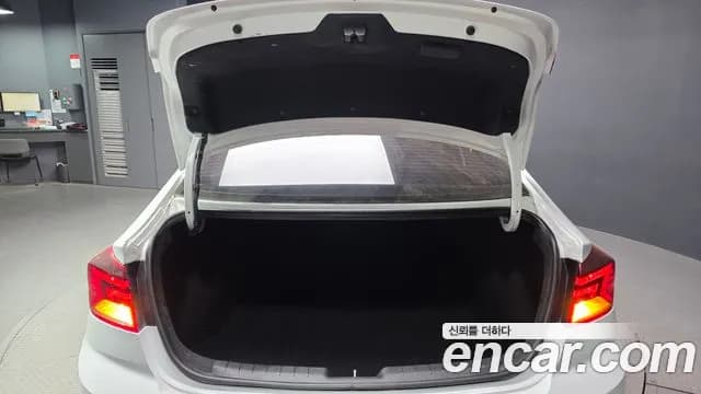 2020 Hyundai The New Avante AD 1.6 Sold VIN KMHD641EELU930694 – photo 17 2020 Hyundai The New Avante AD 1.6 Sold VIN KMHD641EELU930694 – photo 17