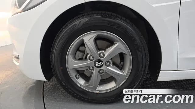 2018 Hyundai Avante AD 1.6 e-VGT SMART Sold VIN KMHD641UGJU538471 – dashboard 2018 Hyundai Avante AD 1.6 e-VGT SMART Sold VIN KMHD641UGJU538471 – dashboard