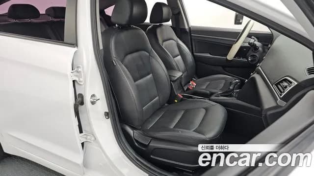 2018 Hyundai Avante AD 1.6 e-VGT SMART Sold VIN KMHD641UGJU581733 – photo 16 2018 Hyundai Avante AD 1.6 e-VGT SMART Sold VIN KMHD641UGJU581733 – photo 16