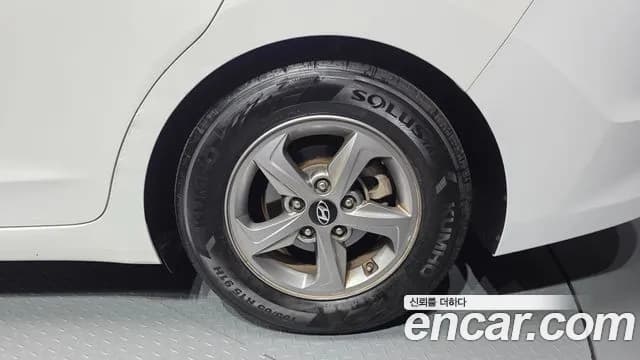 2018 Hyundai Avante AD 1.6 e-VGT SMART Sold VIN KMHD641UGJU617181 – front exterior 2018 Hyundai Avante AD 1.6 e-VGT SMART Sold VIN KMHD641UGJU617181 – front exterior