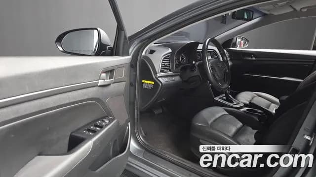 2017 Hyundai Avante AD 1.6 GDI Smart Sold VIN KMHD741DBHU359464 – dashboard 2017 Hyundai Avante AD 1.6 GDI Smart Sold VIN KMHD741DBHU359464 – dashboard