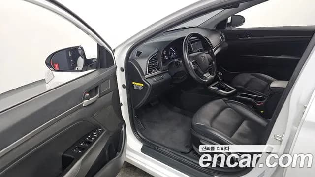 2017 Hyundai Avante AD 1.6 GDI Smart Sold VIN KMHD741DBHU381806 – dashboard 2017 Hyundai Avante AD 1.6 GDI Smart Sold VIN KMHD741DBHU381806 – dashboard