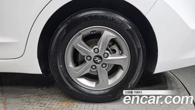 2017 Hyundai Avante AD 1.6 GDI Smart Sold VIN KMHD741DBHU381806 – engine bay 2017 Hyundai Avante AD 1.6 GDI Smart Sold VIN KMHD741DBHU381806 – engine bay