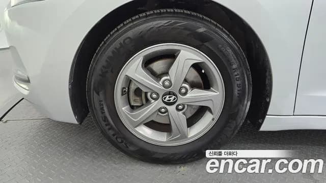 2018 Hyundai Avante AD 1.6 GDI Smart Sold VIN KMHD741DBJU683332 – photo 18 2018 Hyundai Avante AD 1.6 GDI Smart Sold VIN KMHD741DBJU683332 – photo 18