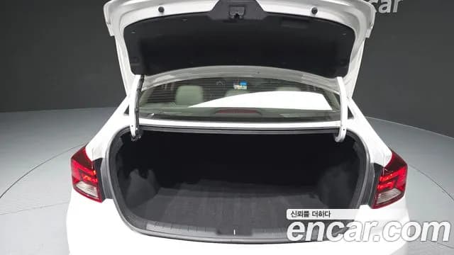 2019 Hyundai The New Avante AD 1.6 Sold VIN KMHD741EEKU790910 – photo 12 2019 Hyundai The New Avante AD 1.6 Sold VIN KMHD741EEKU790910 – photo 12