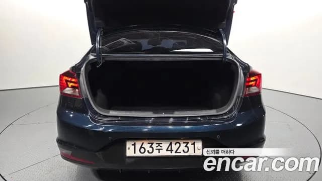 2019 Hyundai The New Avante AD 1.6 Sold VIN KMHD741EEKU894613 – front exterior 2019 Hyundai The New Avante AD 1.6 Sold VIN KMHD741EEKU894613 – front exterior