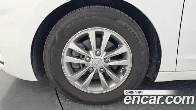2020 Hyundai The New Avante AD 1.6 Sold VIN KMHD741EELU037284 – front exterior 2020 Hyundai The New Avante AD 1.6 Sold VIN KMHD741EELU037284 – front exterior