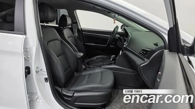 2020 Hyundai The New Avante AD 1.6 Sold VIN KMHD741EELU953092 – trunk area 2020 Hyundai The New Avante AD 1.6 Sold VIN KMHD741EELU953092 – trunk area