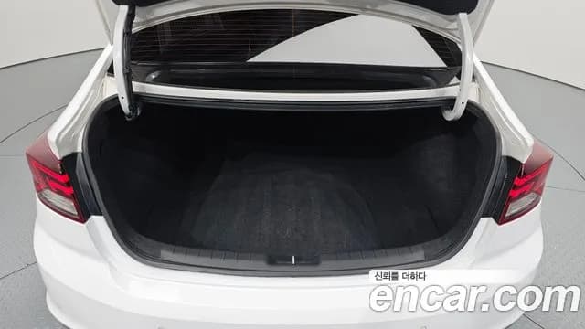 2020 Hyundai The New Avante AD 1.6 Sold VIN KMHD741EELU956920 – rear exterior 2020 Hyundai The New Avante AD 1.6 Sold VIN KMHD741EELU956920 – rear exterior