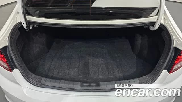 2020 Hyundai The New Avante AD 1.6 Sold VIN KMHD741EELU963162 – exterior detail 2020 Hyundai The New Avante AD 1.6 Sold VIN KMHD741EELU963162 – exterior detail