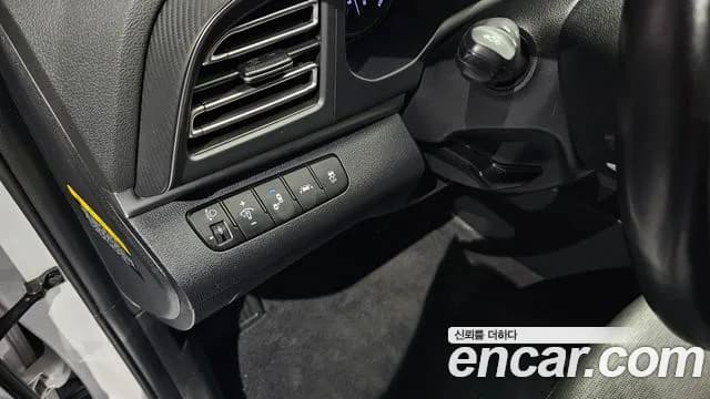 2020 Hyundai The New Avante AD 1.6 Sold VIN KMHD741EELU984610 – side profile 2020 Hyundai The New Avante AD 1.6 Sold VIN KMHD741EELU984610 – side profile